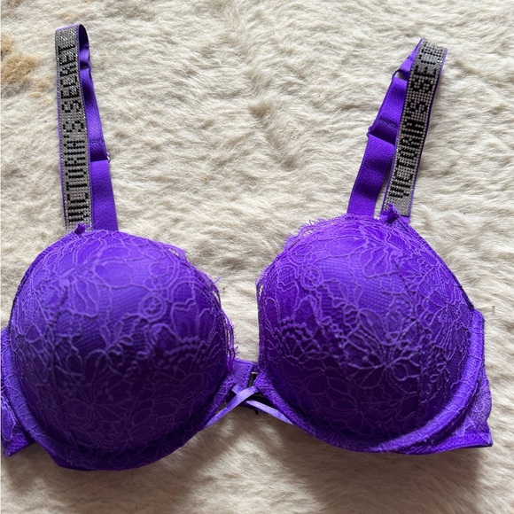 Victoria Secret Bra - Picture 1 of 5